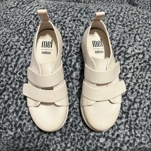 White Mel Dreamed by Melissa size 1 USA